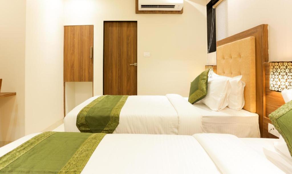 Hotel Delight Mumbai Ngoại thất bức ảnh