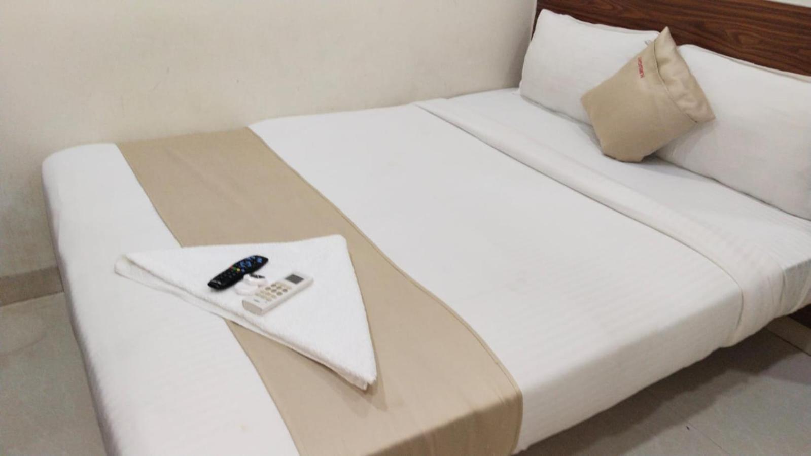Hotel Delight Mumbai Ngoại thất bức ảnh